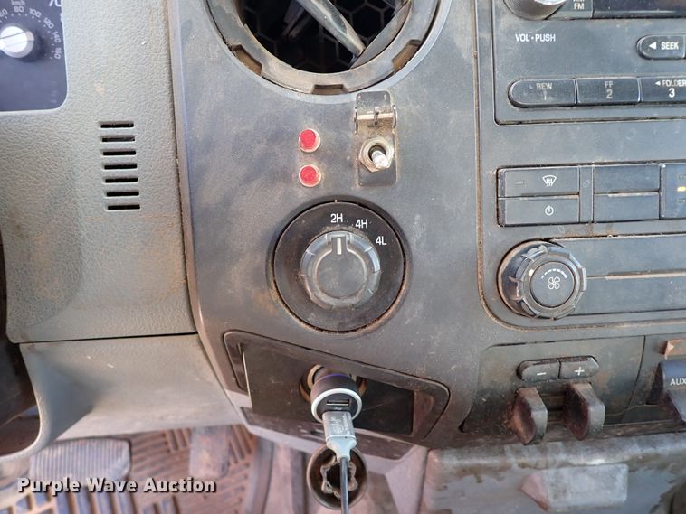 image for item IS9412 2013 Ford F550 Super Duty  bucket truck