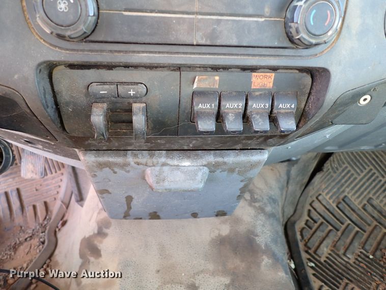 image for item IS9412 2013 Ford F550 Super Duty  bucket truck