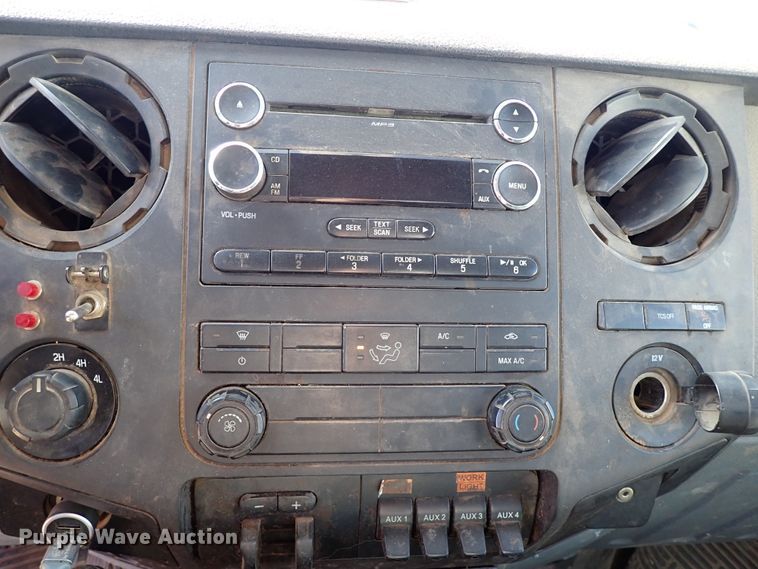 image for item IS9412 2013 Ford F550 Super Duty  bucket truck