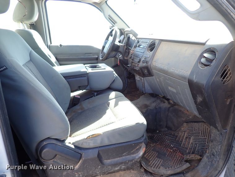 image for item IS9412 2013 Ford F550 Super Duty  bucket truck