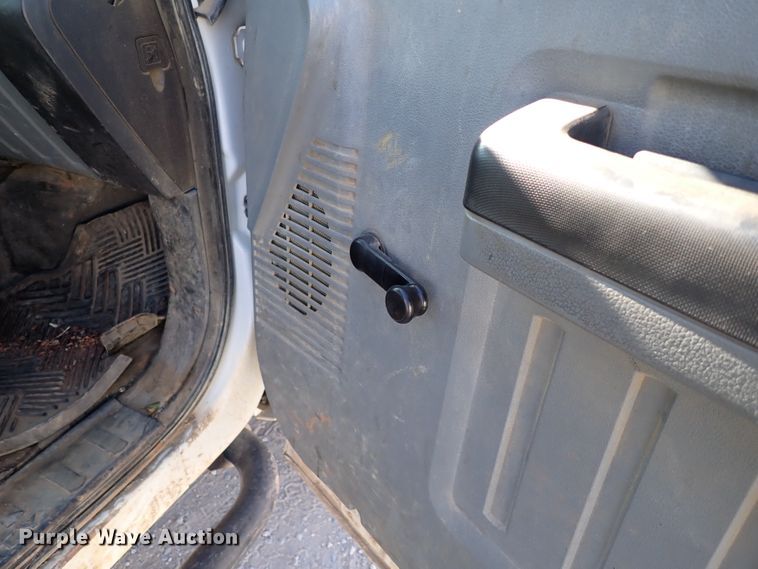 image for item IS9412 2013 Ford F550 Super Duty  bucket truck