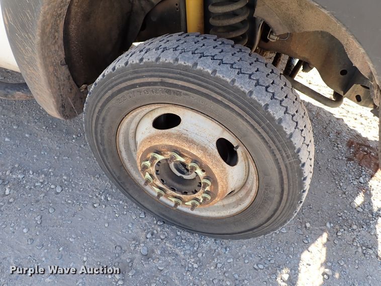 image for item IS9412 2013 Ford F550 Super Duty  bucket truck