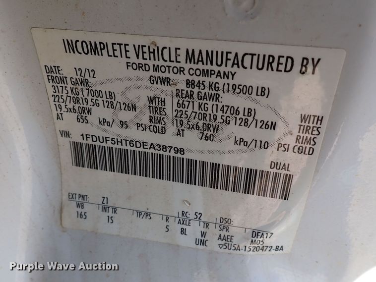 image for item IS9412 2013 Ford F550 Super Duty  bucket truck