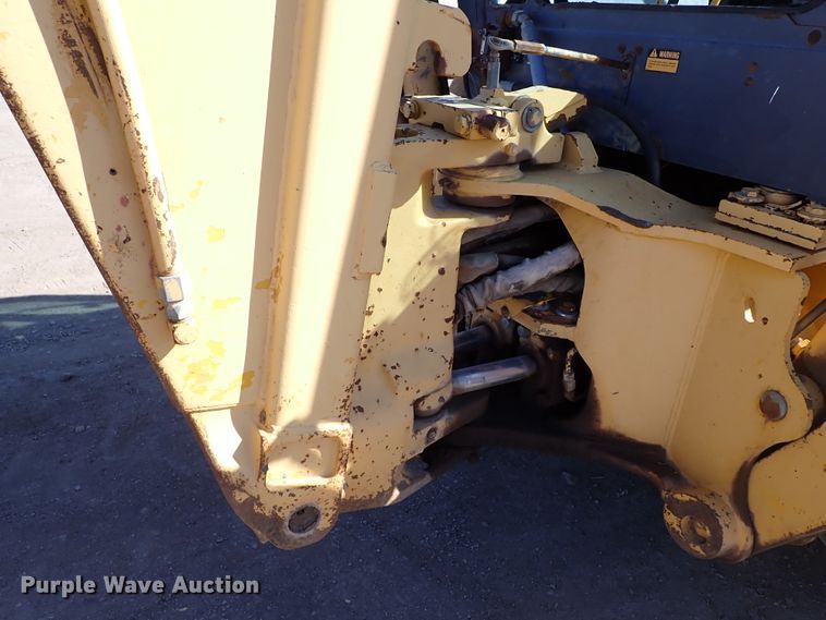 image for item IS9466 1989 John Deere 710C  backhoe