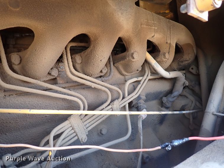 image for item IS9466 1989 John Deere 710C  backhoe