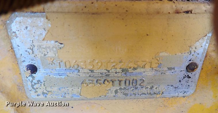 image for item IS9466 1989 John Deere 710C  backhoe