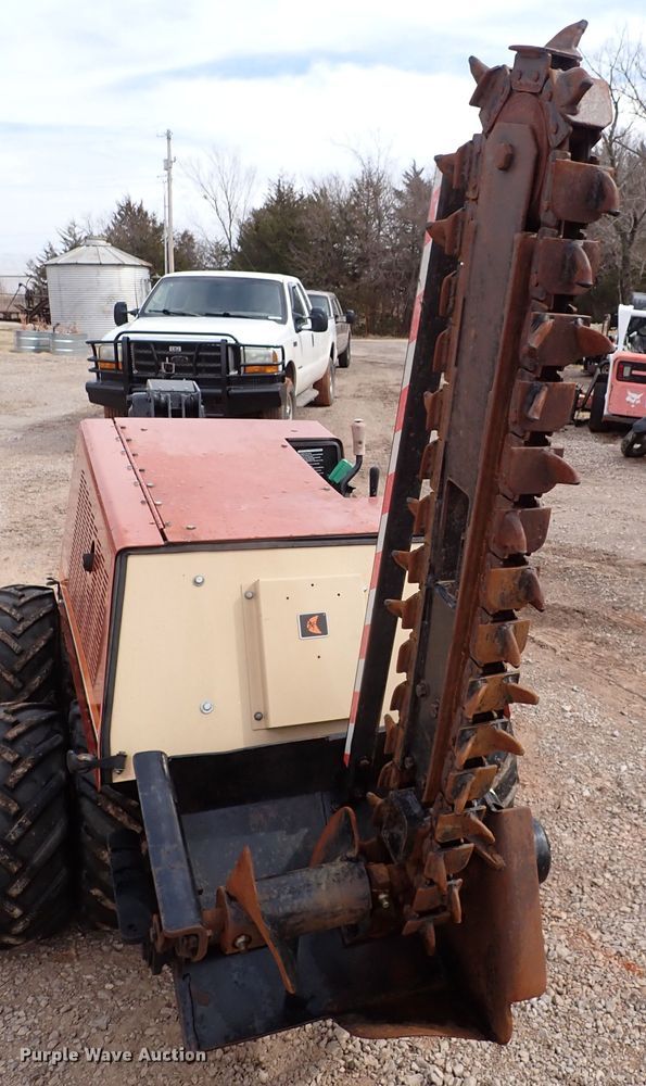 image for item IS9489 2001 Ditch Witch 410SX  trencher