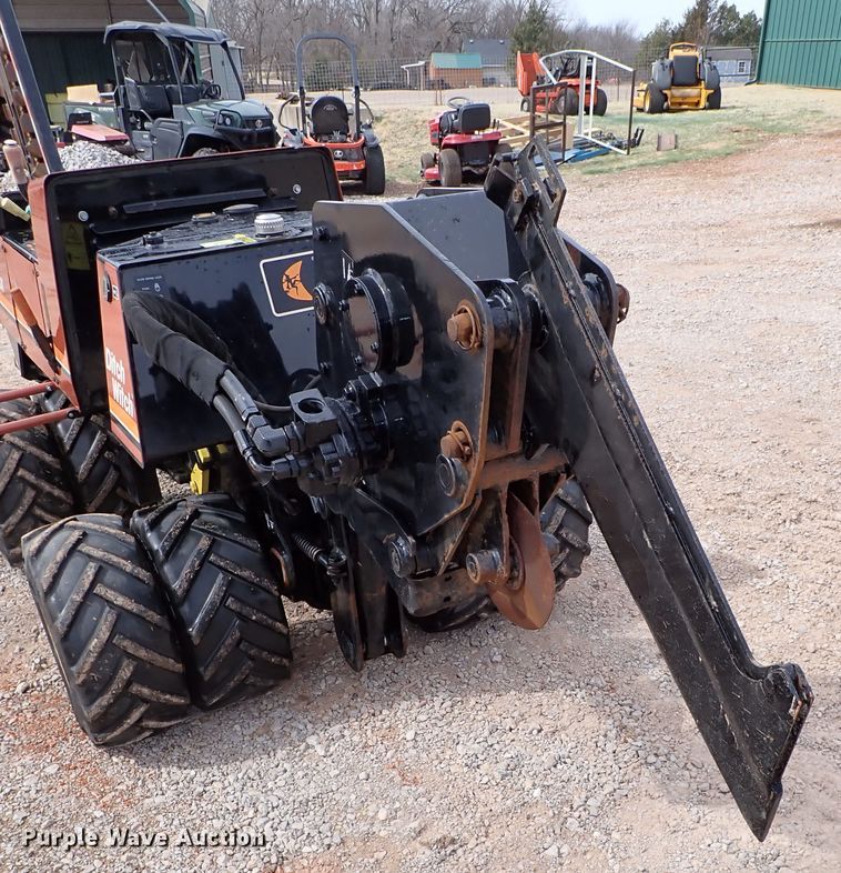 image for item IS9489 2001 Ditch Witch 410SX  trencher