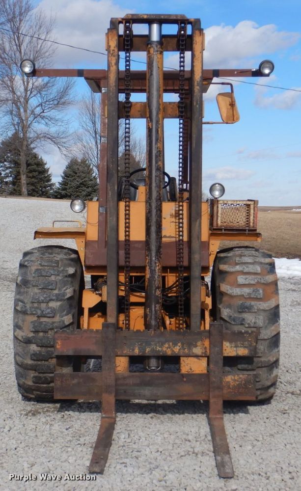 image for item IU9821 Case 585E  forklift