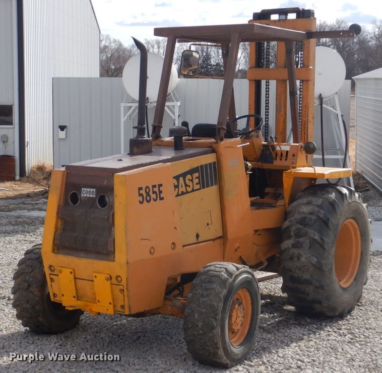 image for item IU9821 Case 585E  forklift