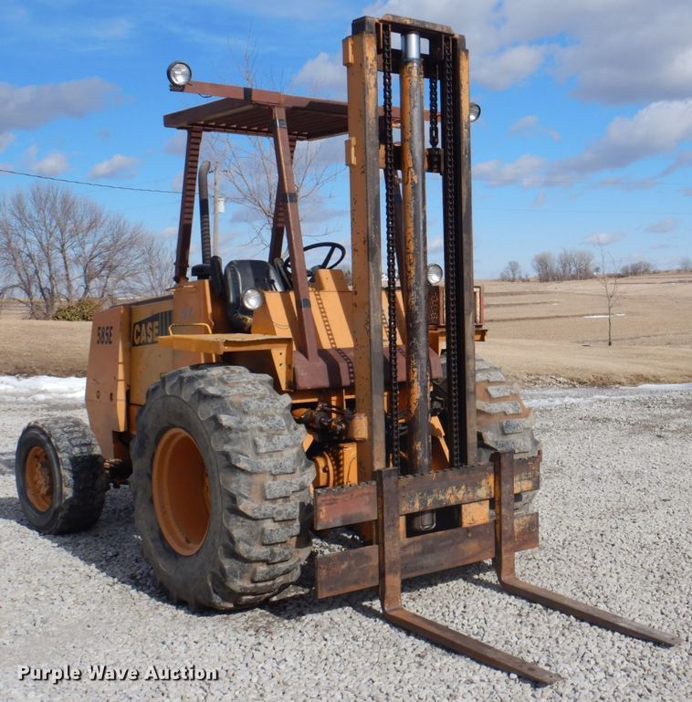 image for item IU9821 Case 585E  forklift