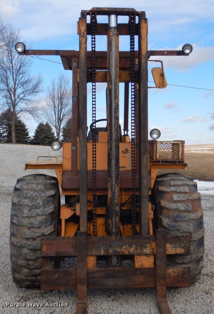 image for item IU9821 Case 585E  forklift