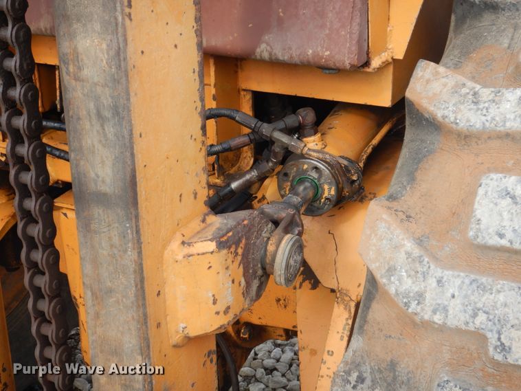 image for item IU9821 Case 585E  forklift