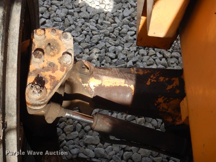 image for item IU9821 Case 585E  forklift