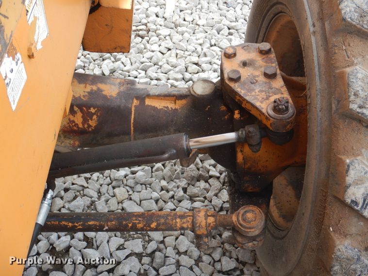 image for item IU9821 Case 585E  forklift