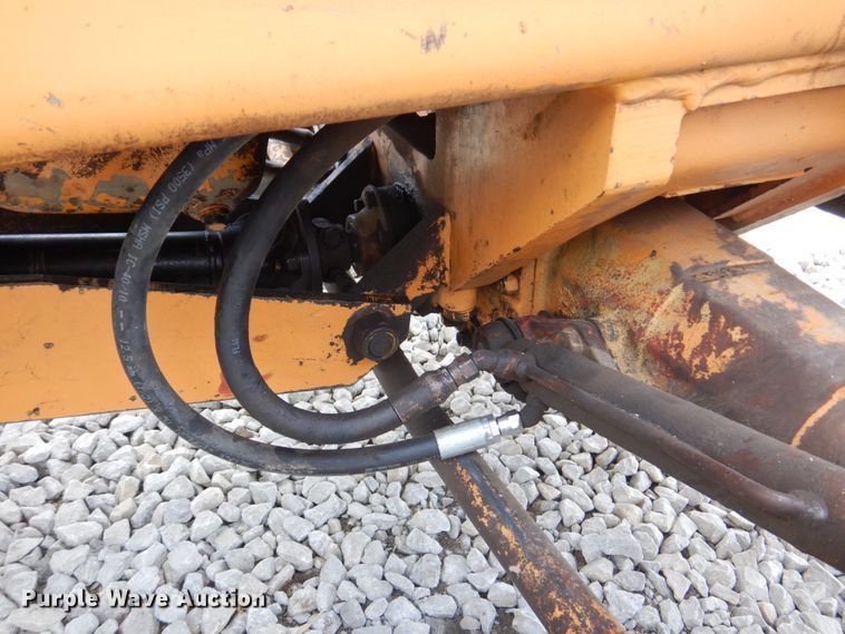 image for item IU9821 Case 585E  forklift