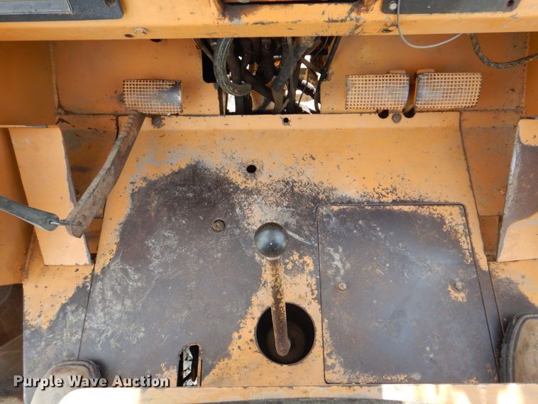 image for item IU9821 Case 585E  forklift