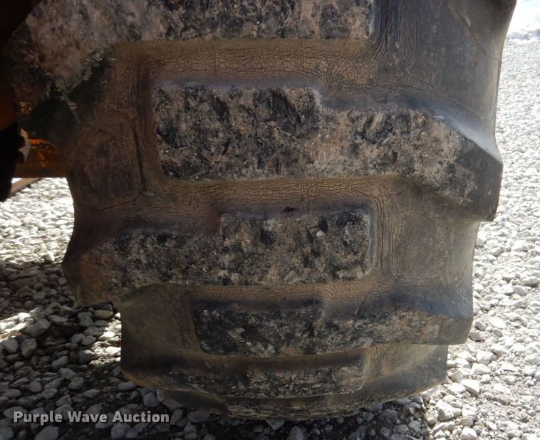 image for item IU9821 Case 585E  forklift