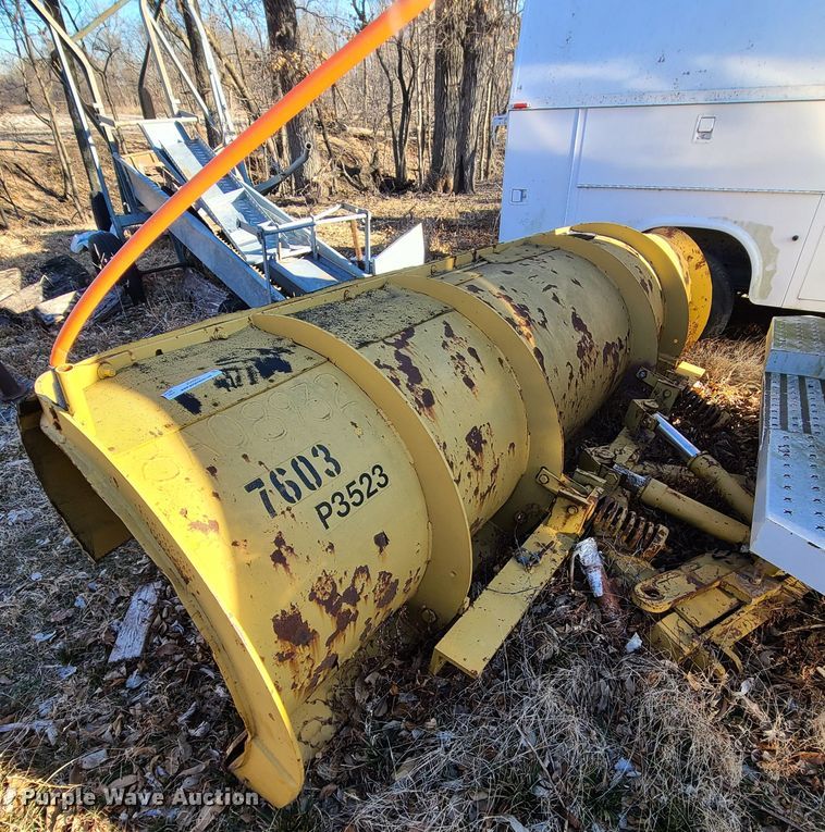 image for item JG9257 11'W snow plow