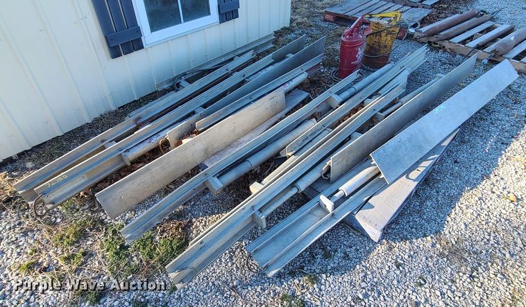 image for item JG9259 (2) hydraulic shoring sets