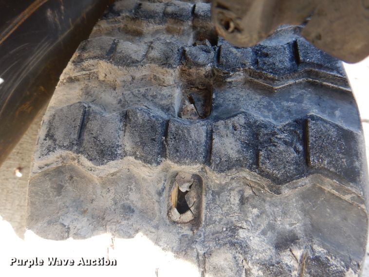 image for item JJ9357 2000 Case 6010 Turbo  directional boring unit