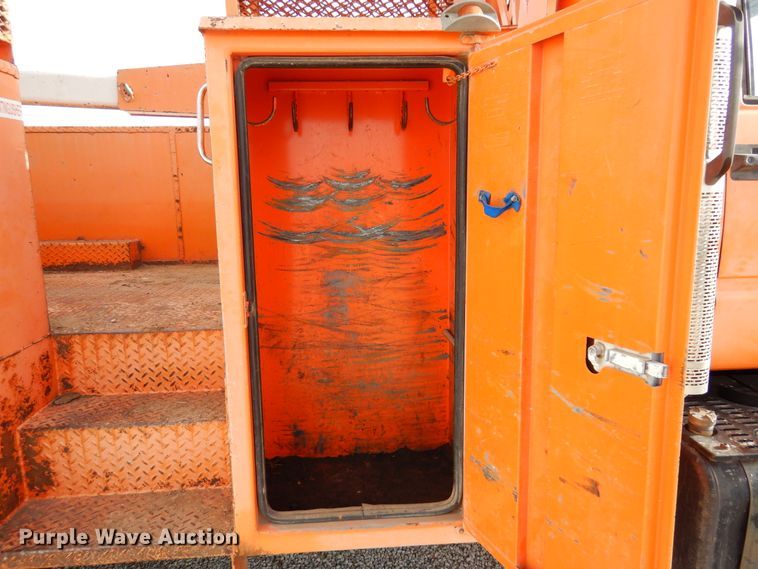 image for item JJ9700 1997 GMC C8500  digger derrick truck