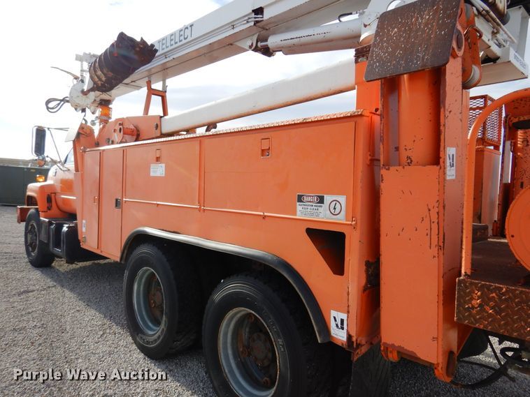 image for item JJ9700 1997 GMC C8500  digger derrick truck