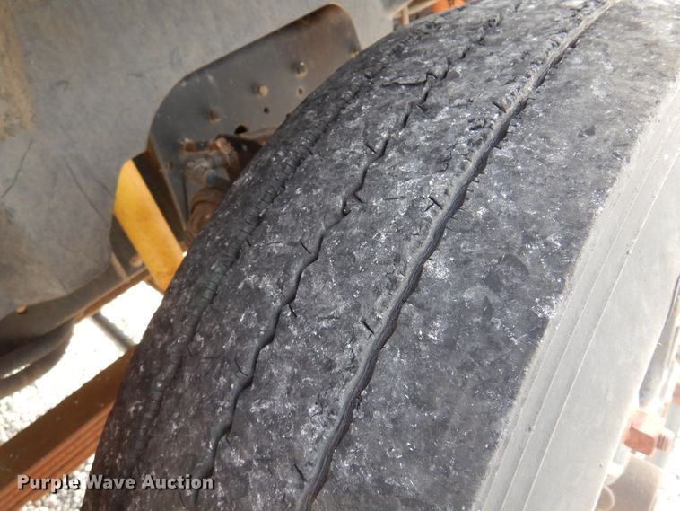 image for item JJ9700 1997 GMC C8500  digger derrick truck