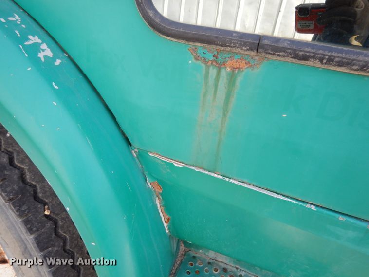 image for item JK9795 1994 White GMC Xpeditor WX  truck cab and chassis