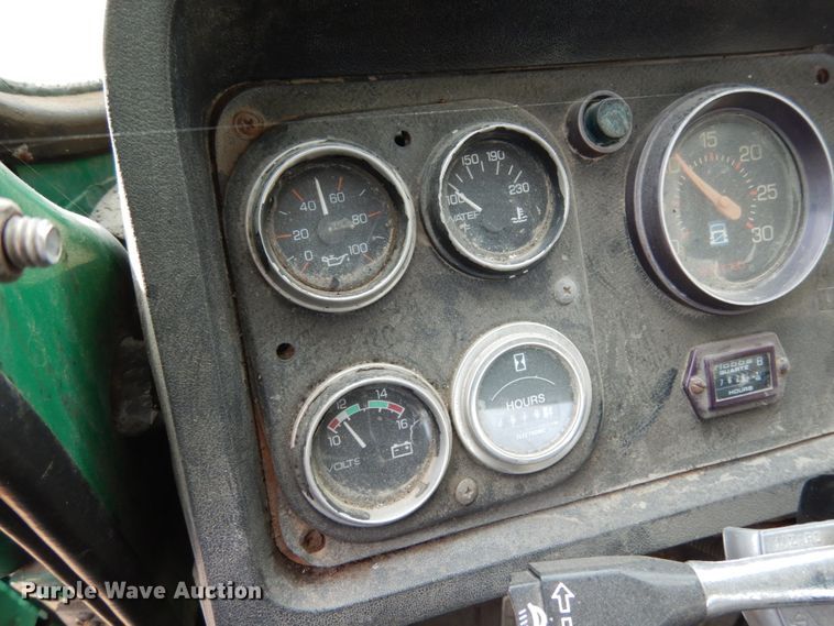 image for item JK9795 1994 White GMC Xpeditor WX  truck cab and chassis