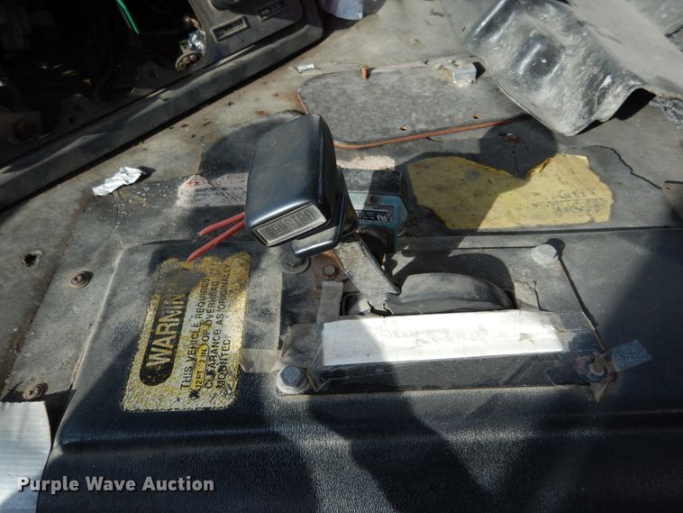 image for item JK9795 1994 White GMC Xpeditor WX  truck cab and chassis