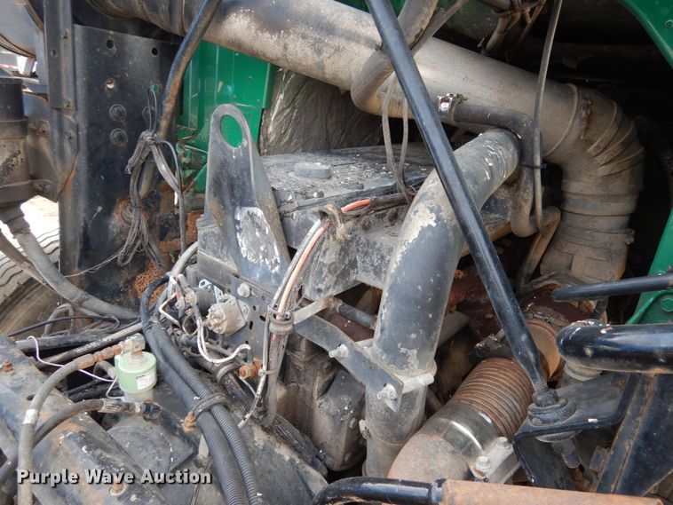 image for item JK9795 1994 White GMC Xpeditor WX  truck cab and chassis