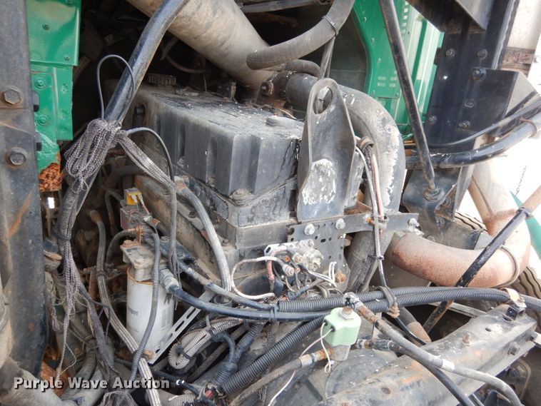 image for item JK9795 1994 White GMC Xpeditor WX  truck cab and chassis