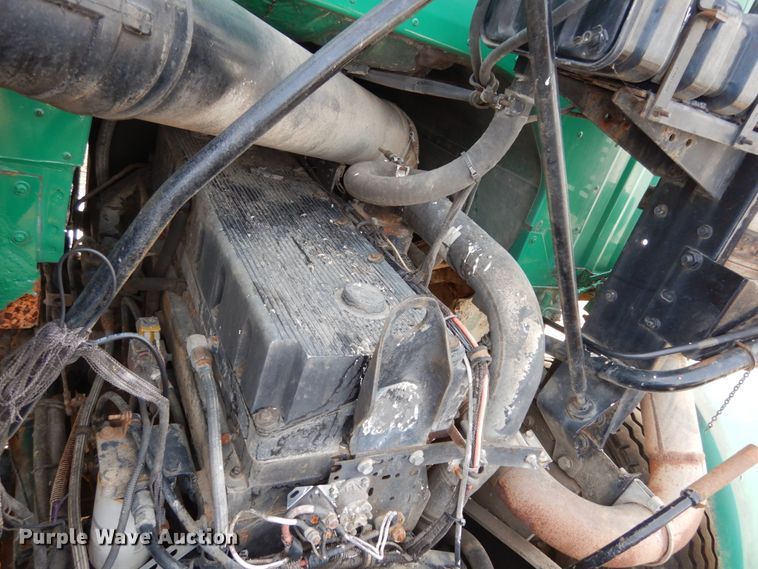 image for item JK9795 1994 White GMC Xpeditor WX  truck cab and chassis