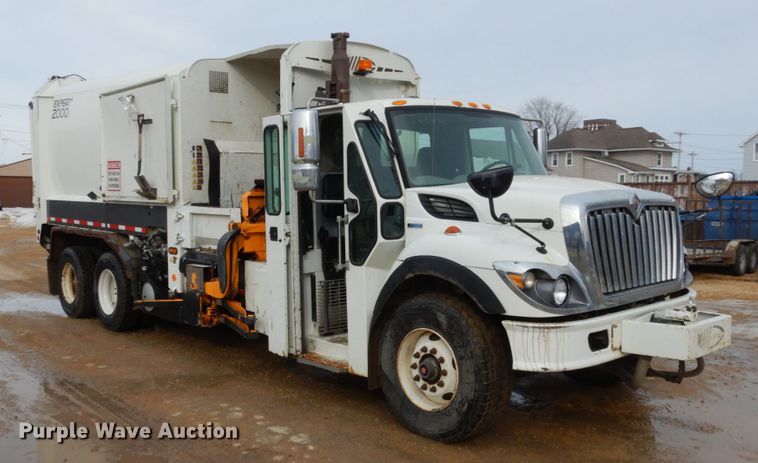 image for item JK9796 2009 International 7400  refuse truck