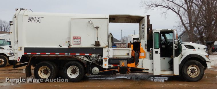image for item JK9796 2009 International 7400  refuse truck