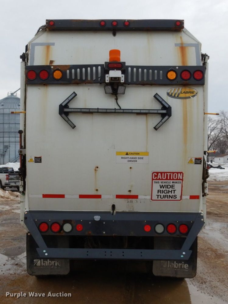 image for item JK9796 2009 International 7400  refuse truck