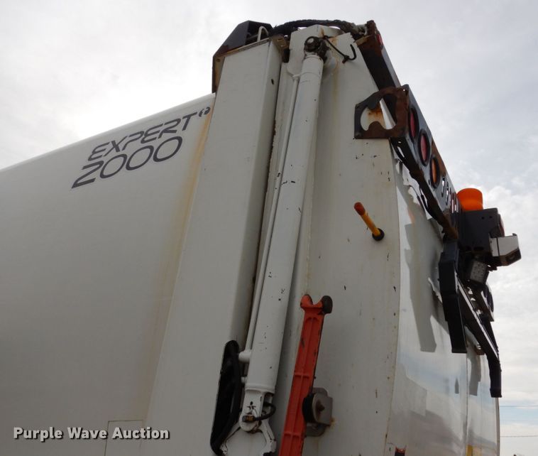 image for item JK9796 2009 International 7400  refuse truck