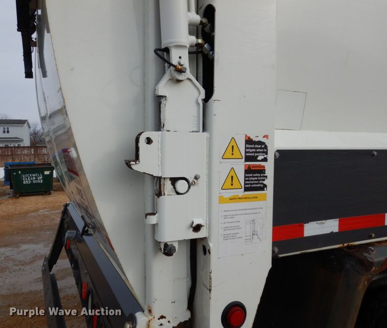 image for item JK9796 2009 International 7400  refuse truck