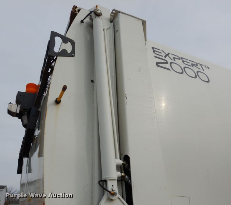 image for item JK9796 2009 International 7400  refuse truck