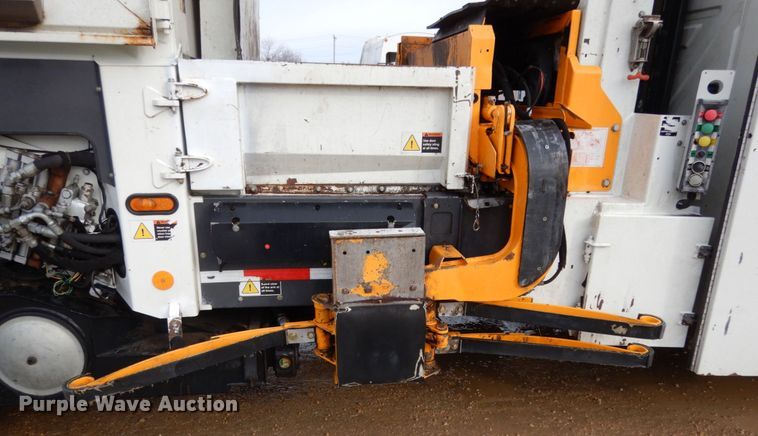 image for item JK9796 2009 International 7400  refuse truck