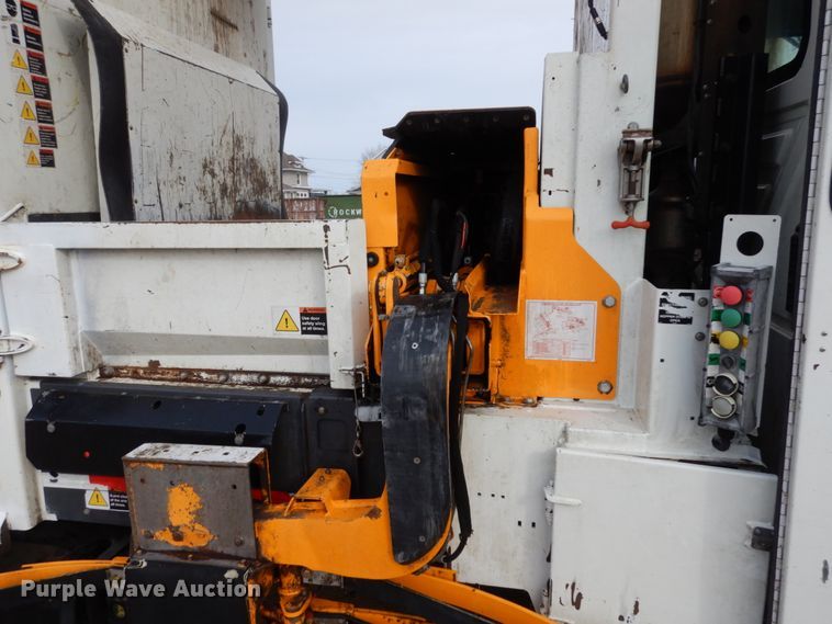 image for item JK9796 2009 International 7400  refuse truck