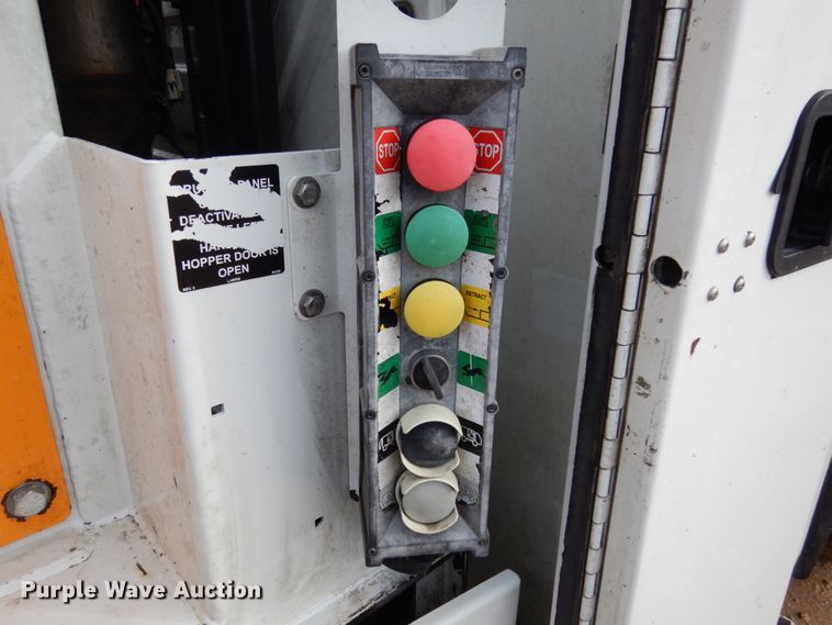 image for item JK9796 2009 International 7400  refuse truck