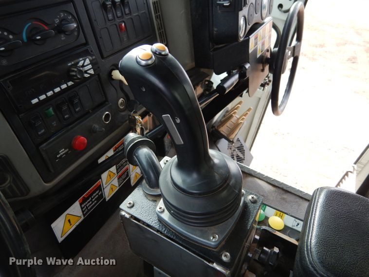 image for item JK9796 2009 International 7400  refuse truck