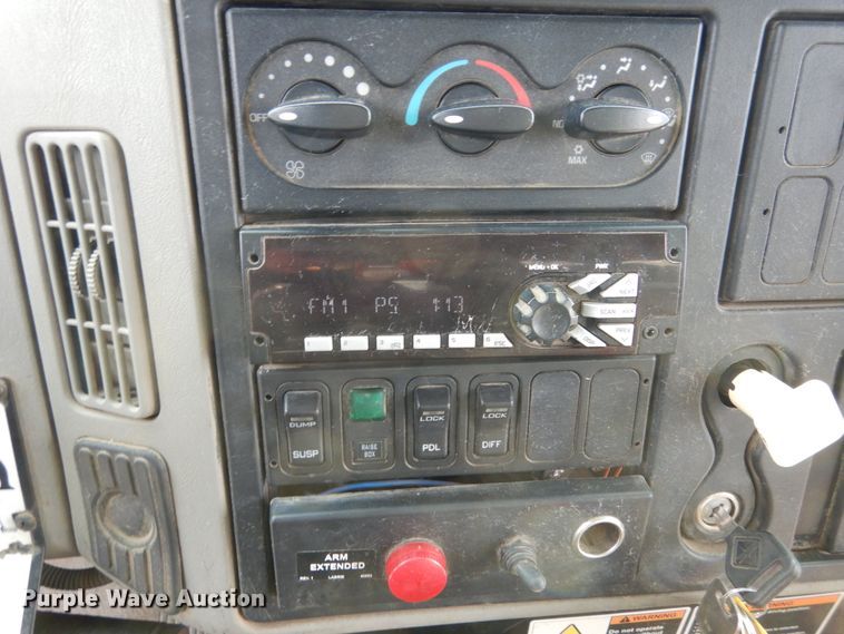 image for item JK9796 2009 International 7400  refuse truck