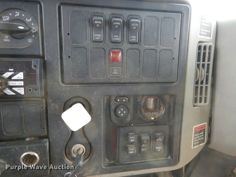 image for item JK9796 2009 International 7400  refuse truck