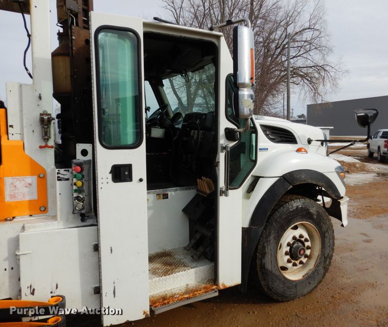 image for item JK9796 2009 International 7400  refuse truck