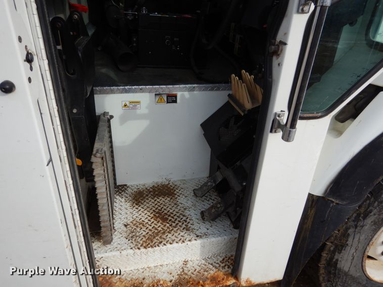 image for item JK9796 2009 International 7400  refuse truck