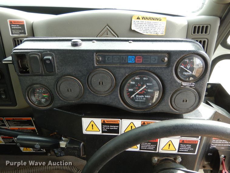 image for item JK9796 2009 International 7400  refuse truck