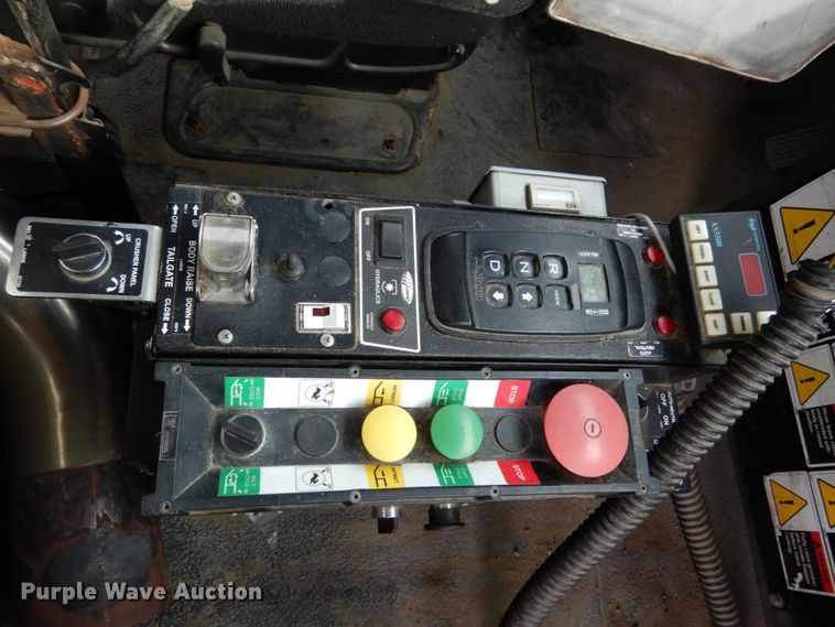 image for item JK9796 2009 International 7400  refuse truck